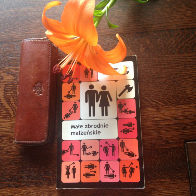 Okładka książki Małe zbrodnie małżeńskie i kwiat lilii